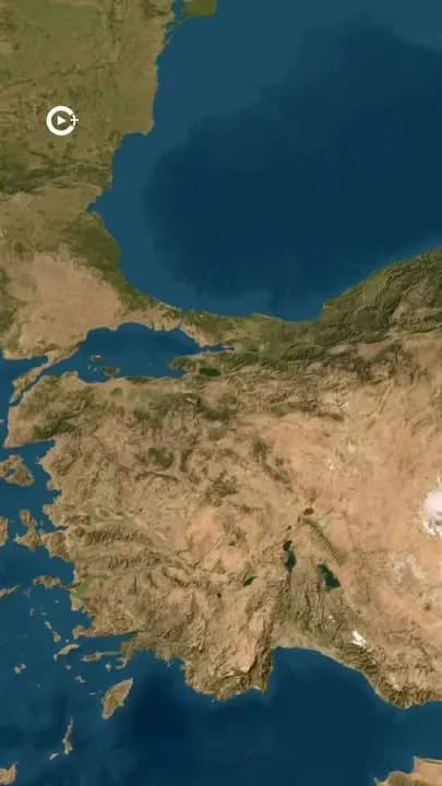 O günlerde kimse bilmiyordu Osman Gazi’nin kurduğu küçük bir beylik, yüzyıllar boyunca tarihe yön verecek büyük bir imparatorluğun…